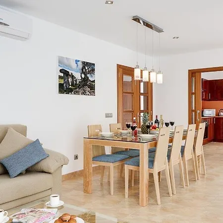 Cala'n Blanes Sleeps 8 Pool Air Con Wifi וילה קאלה אן בלאנס