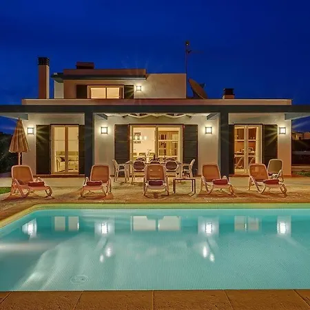 Villa Cala'n Blanes Sleeps 8 Pool Air Con Wifi *